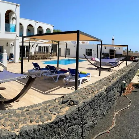 Magnificent El Palacete Sleeps 20 Hotell *