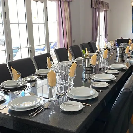Magnificent El Palacete Sleeps 20