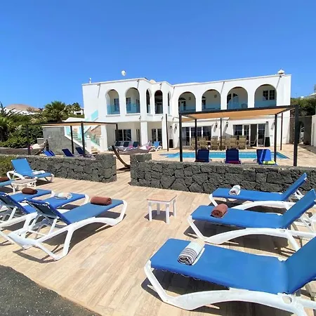 Magnificent El Palacete Sleeps 20 Hotell Güime