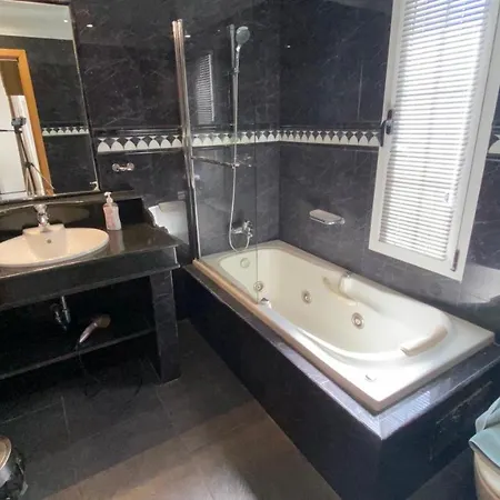 Hotel Magnificent El Palacete Sleeps 20 *