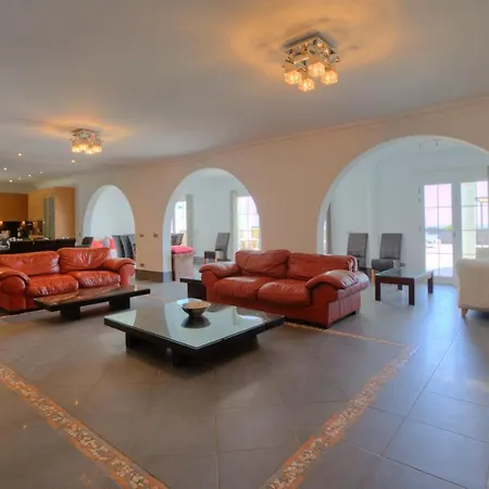 Magnificent El Palacete Sleeps 20
